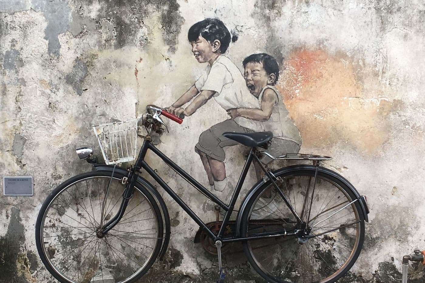 Street Art And Clan Houses